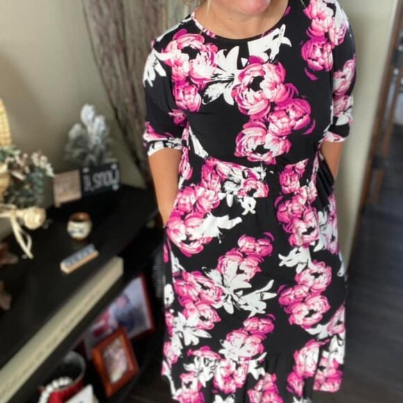 NEW NWT Tags LuLaRoe Evelyn Smocked Waist Maxi Dress Long Sleeve Black Floral - Picture 12 of 14